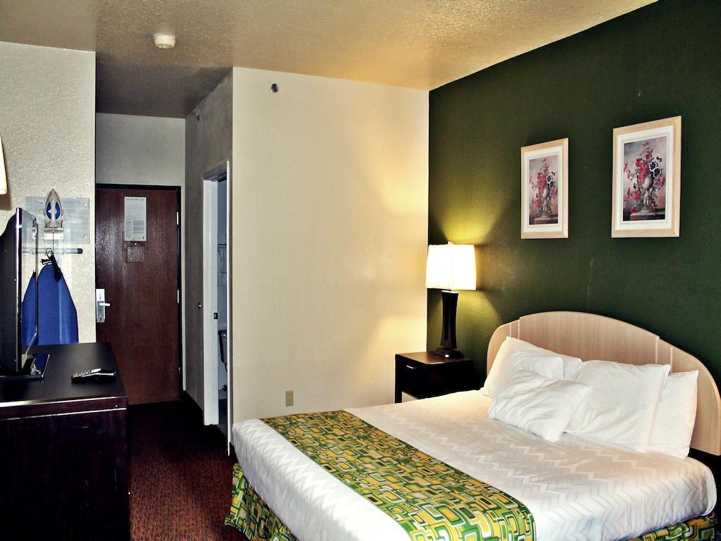 Surestay Plus By Best Western San Antonio Airport מראה חיצוני תמונה