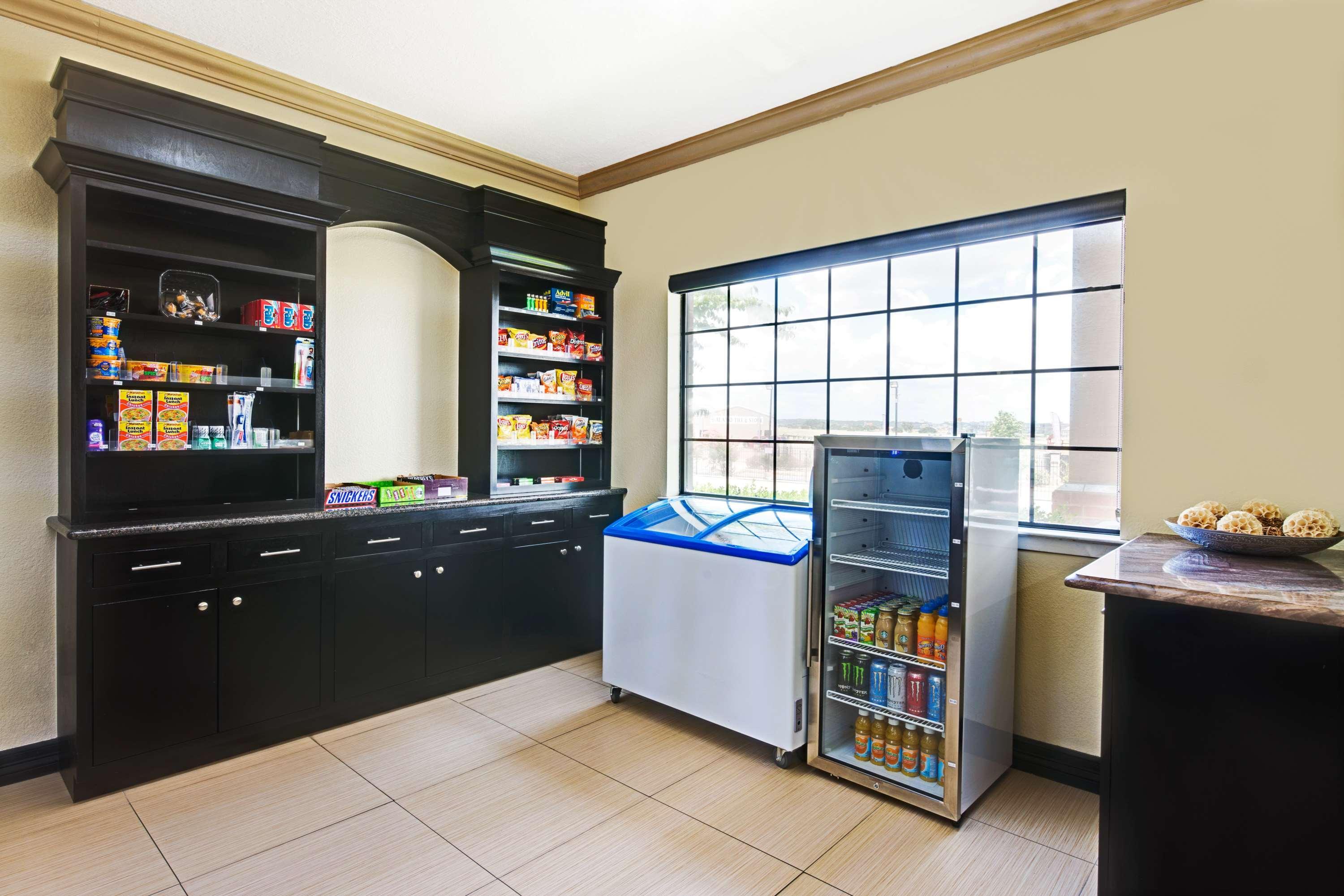 Surestay Plus By Best Western San Antonio Airport מראה חיצוני תמונה