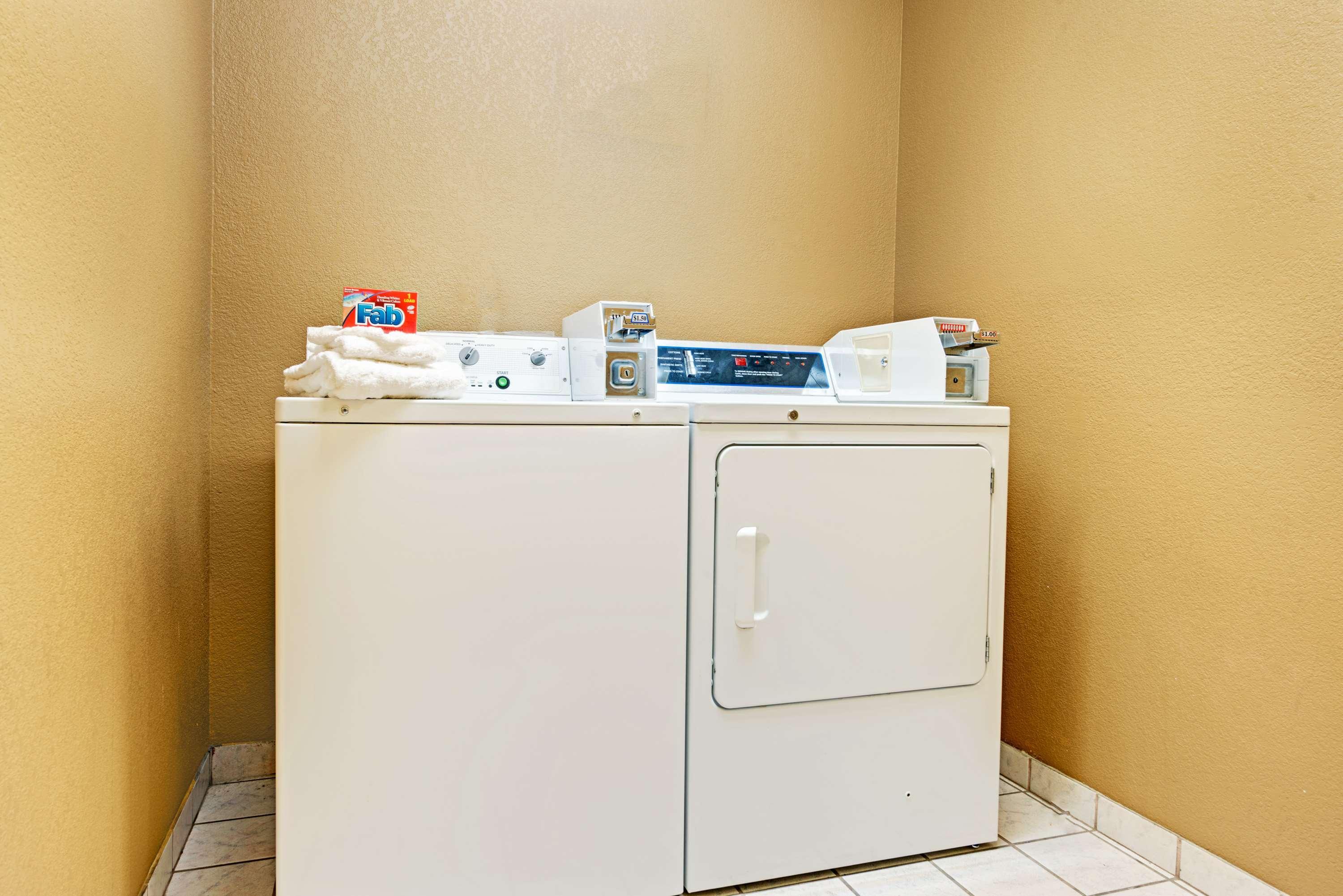 Surestay Plus By Best Western San Antonio Airport מראה חיצוני תמונה
