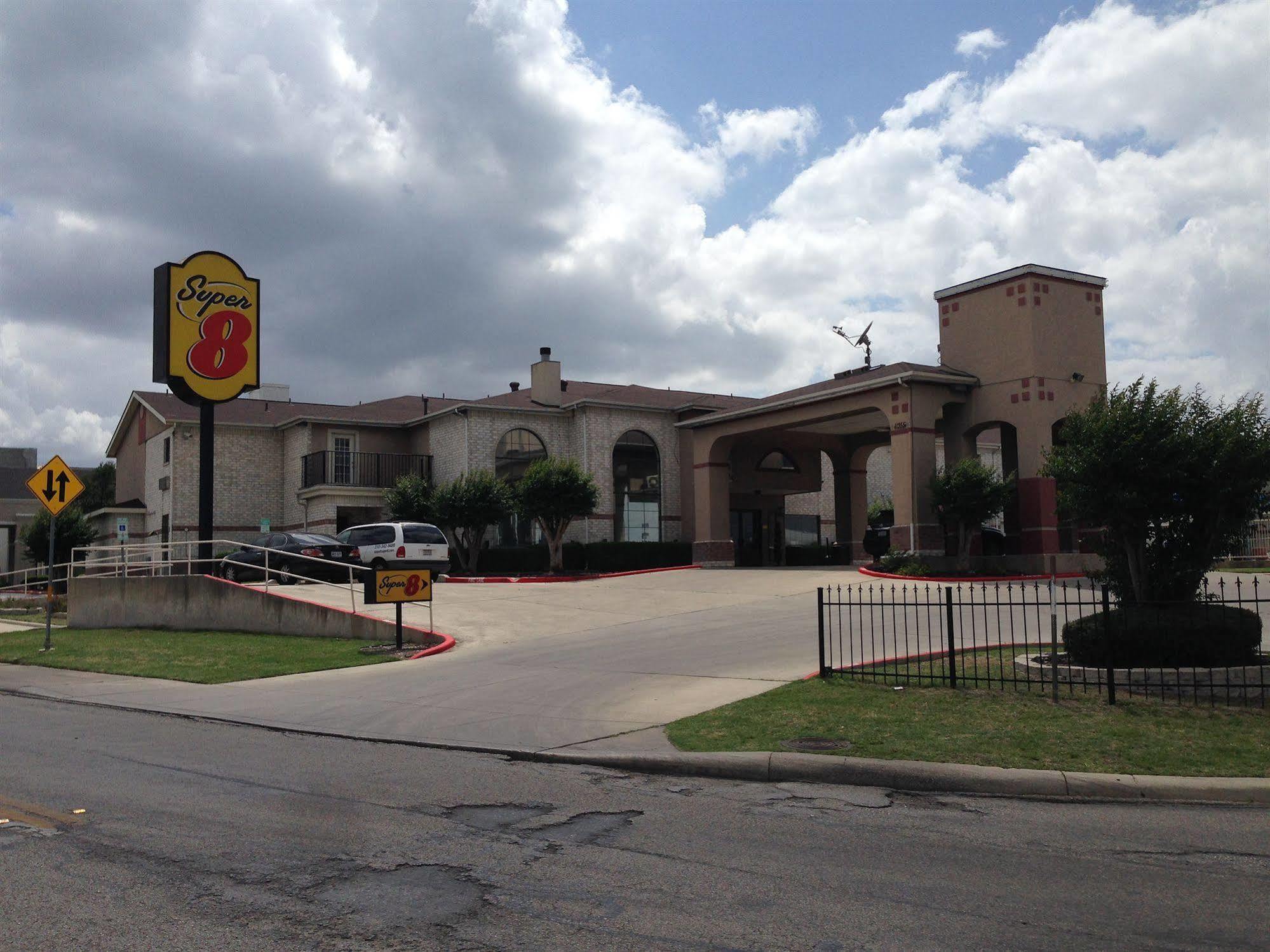 Surestay Plus By Best Western San Antonio Airport מראה חיצוני תמונה
