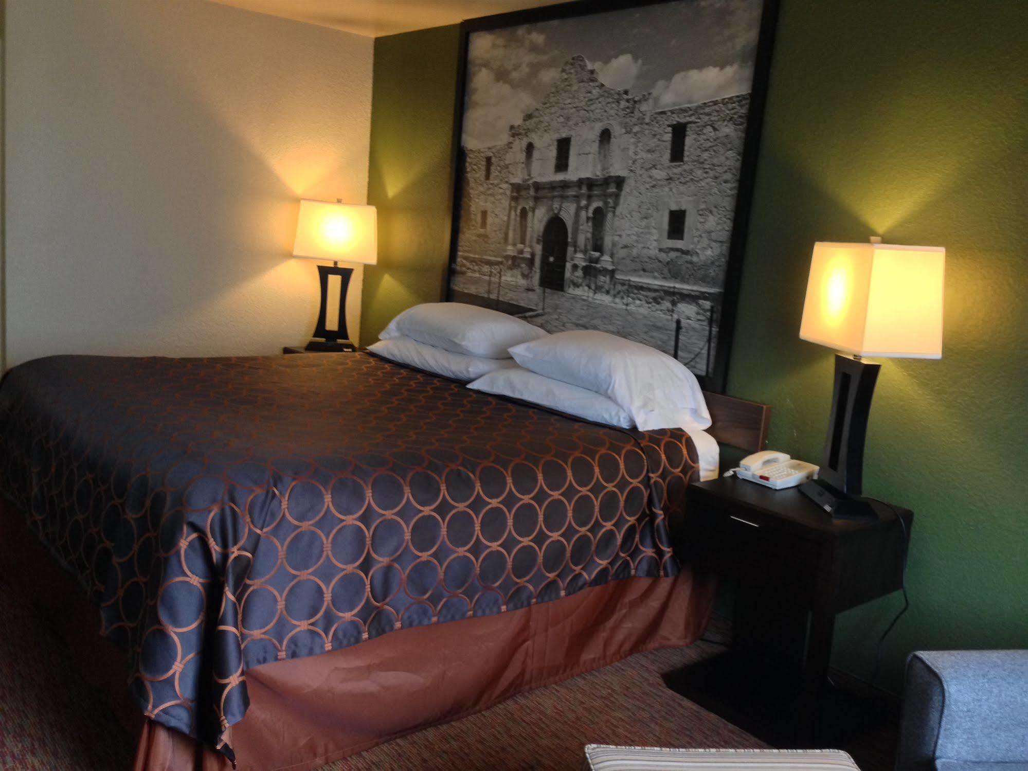 Surestay Plus By Best Western San Antonio Airport מראה חיצוני תמונה