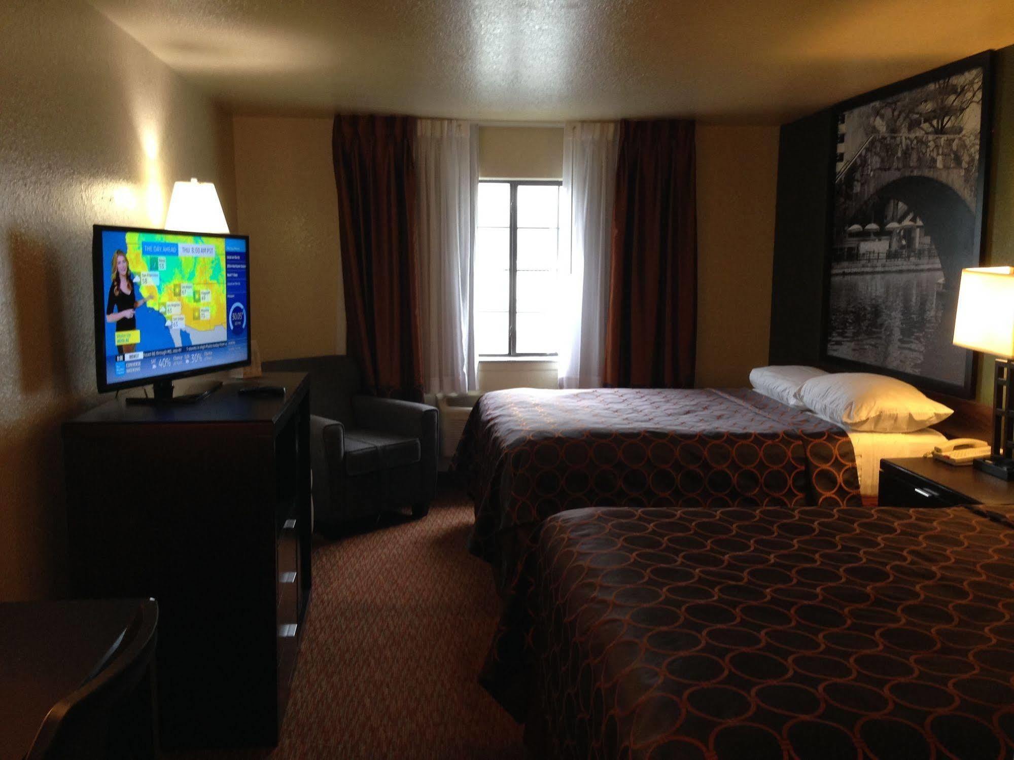 Surestay Plus By Best Western San Antonio Airport מראה חיצוני תמונה