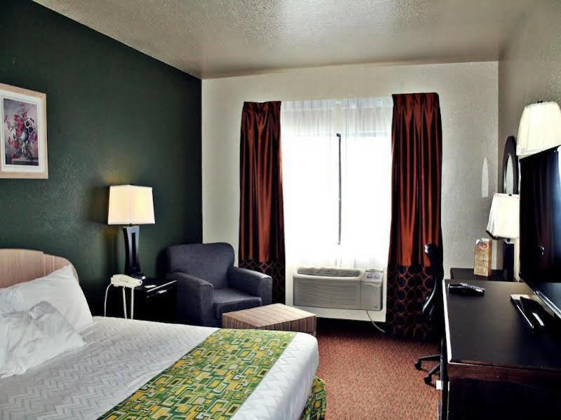 Surestay Plus By Best Western San Antonio Airport מראה חיצוני תמונה